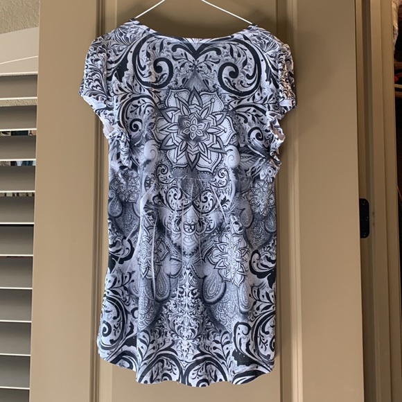 Cato Top - Picture 2 of 3